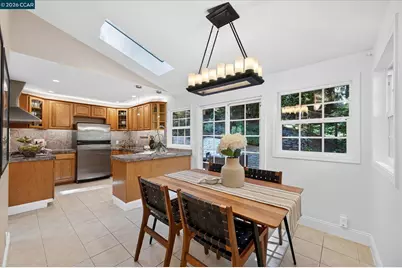 1130 Glencourt Dr, Oakland, CA 94611 - Photo 10