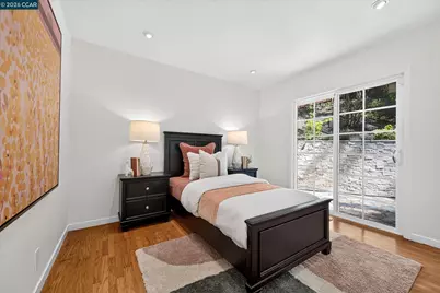 1130 Glencourt Dr, Oakland, CA 94611 - Photo 14