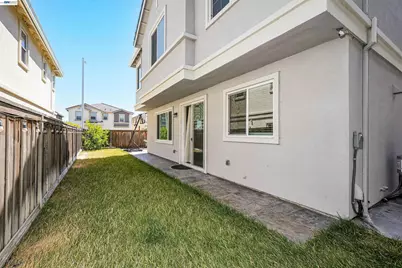 3001 Aragon Dr, Pittsburg, CA 94565 - Photo 4