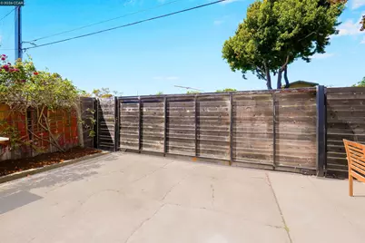 1300 Kains Ave, Berkeley, CA 94702 - Photo 46