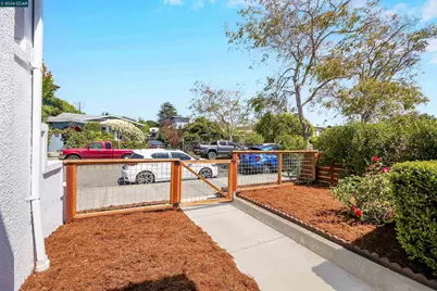 1300 Kains Ave, Berkeley, CA 94702 - Photo 10