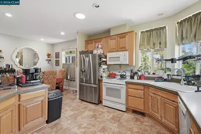 37 Terrace Dr, Concord, CA 94518 - Photo 20