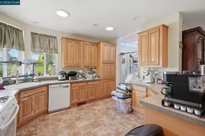 37 Terrace Dr, Concord, CA 94518 - Photo 18