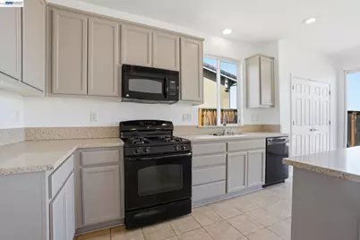 3805 Osprey Dr, Antioch, CA 94509 - Photo 12