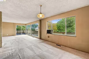635 Longridge Rd, Oakland, CA 94610 - Photo 10