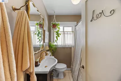 1687 70th Ave, Oakland, CA 94621 - Photo 24
