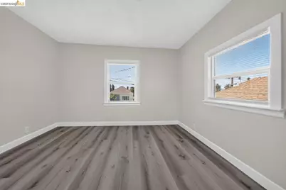 3240 Logan St, Oakland, CA 94601 - Photo 12