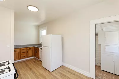 437 51st St, Oakland, CA 94609 - Photo 8