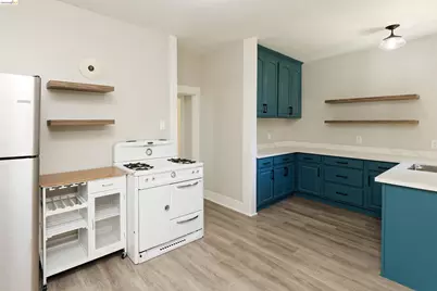437 51st St, Oakland, CA 94609 - Photo 20