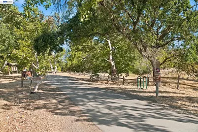 643 Mayten Dr, Livermore, CA 94551 - Photo 28