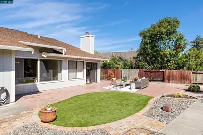 412 Solano Dr, Benicia, CA 94510 - Photo 28