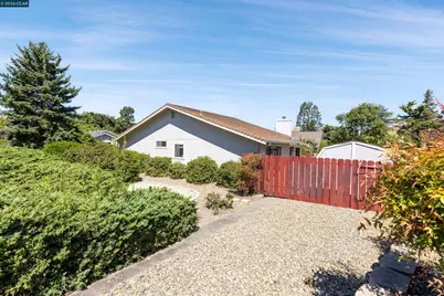 412 Solano Dr, Benicia, CA 94510 - Photo 30