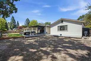 100 Polley Ln, Pleasant Hill, CA 94523 - Photo 12