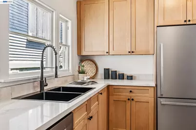 1349 Hearst Ave, Berkeley, CA 94702 - Photo 10