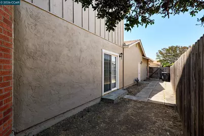 690 Amherst Ct, Fairfield, CA 94533 - Photo 28