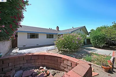 1254 Daily Dr, San Leandro, CA 94577 - Photo 32