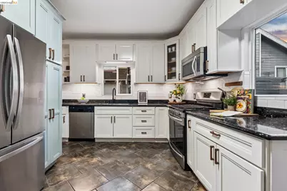 364 Lester Ave, Oakland, CA 94606 - Photo 88