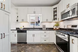 364 Lester Ave, Oakland, CA 94606 - Photo 24