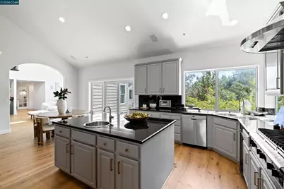 78 Scenic Dr, Orinda, CA 94563 - Photo 16
