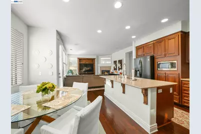 313 Bridgecreek Way, Hayward, CA 94544 - Photo 16