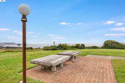262 Beachview Ave #4, Pacifica, CA 94044 - Photo 44