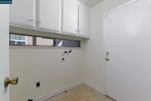 8197 Coach Dr, Oakland, CA 94605 - Photo 30