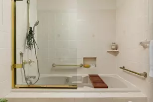 8197 Coach Dr, Oakland, CA 94605 - Photo 22