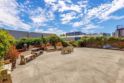 2944 Webster St, Oakland, CA 94609 - Photo 18