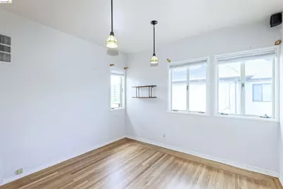 2944 Webster St, Oakland, CA 94609 - Photo 10
