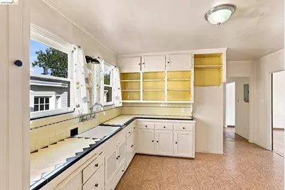 3000 Morcom Ave, Oakland, CA 94619 - Photo 20