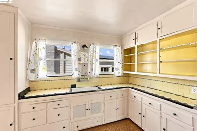 3000 Morcom Ave, Oakland, CA 94619 - Photo 18