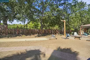 1445 Bassett Dr, Concord, CA 94521 - Photo 34