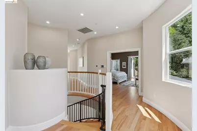 1860 Arrowhead Dr, Oakland, CA 94611 - Photo 32