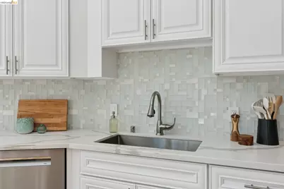 1860 Arrowhead Dr, Oakland, CA 94611 - Photo 24