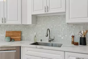 1860 Arrowhead Dr, Oakland, CA 94611 - Photo 24