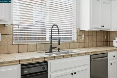 6809 New Melones Circle, Discovery Bay, CA 94505 - Photo 18