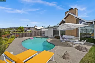 8021 Shay Dr, Oakland, CA 94605 - Photo 46
