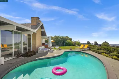 8021 Shay Dr, Oakland, CA 94605 - Photo 52