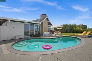 8021 Shay Dr, Oakland, CA 94605 - Photo 46
