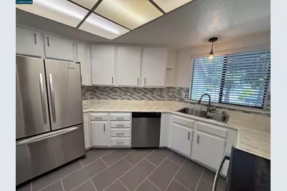 [Address not provided], Hercules, CA 94547 - Photo 12