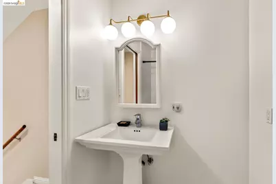 6909 Exeter Dr, Oakland, CA 94611 - Photo 32