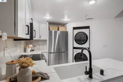 3318 Smoketree Commons Dr, Pleasanton, CA 94566 - Photo 8
