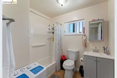 9833 Walnut St, Oakland, CA 94603 - Photo 20