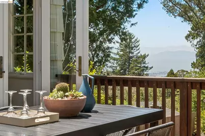 200 Fairlawn Dr, Berkeley, CA 94708 - Photo 24