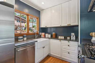200 Fairlawn Dr, Berkeley, CA 94708 - Photo 32