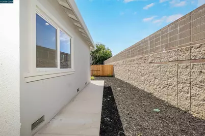 2102 Paige Ct, Pittsburg, CA 94565 - Photo 42