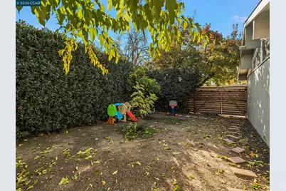 2245 Krueger Dr, Concord, CA 94520 - Photo 14