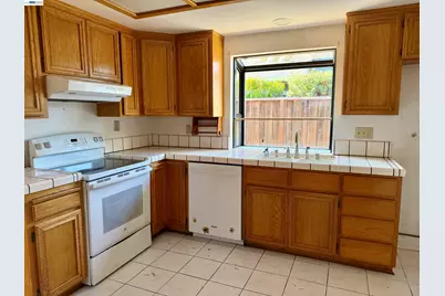 2061 Eilene Dr, Pleasanton, CA 94588 - Photo 12