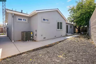2100 Paige Ct, Pittsburg, CA 94565 - Photo 36