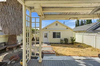 70 7th St, Tracy, CA 95376 - Photo 32